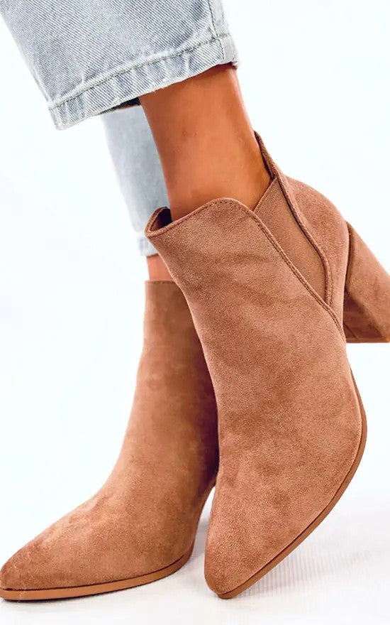 Notch Collar Ankle Boots in Pink | Valenira
