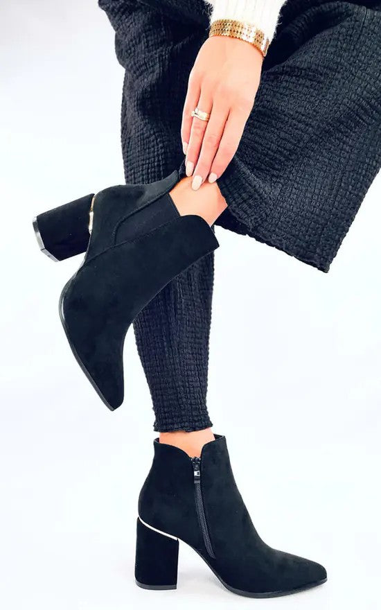 Notch Collar Ankle Boots in Black | Valenira
