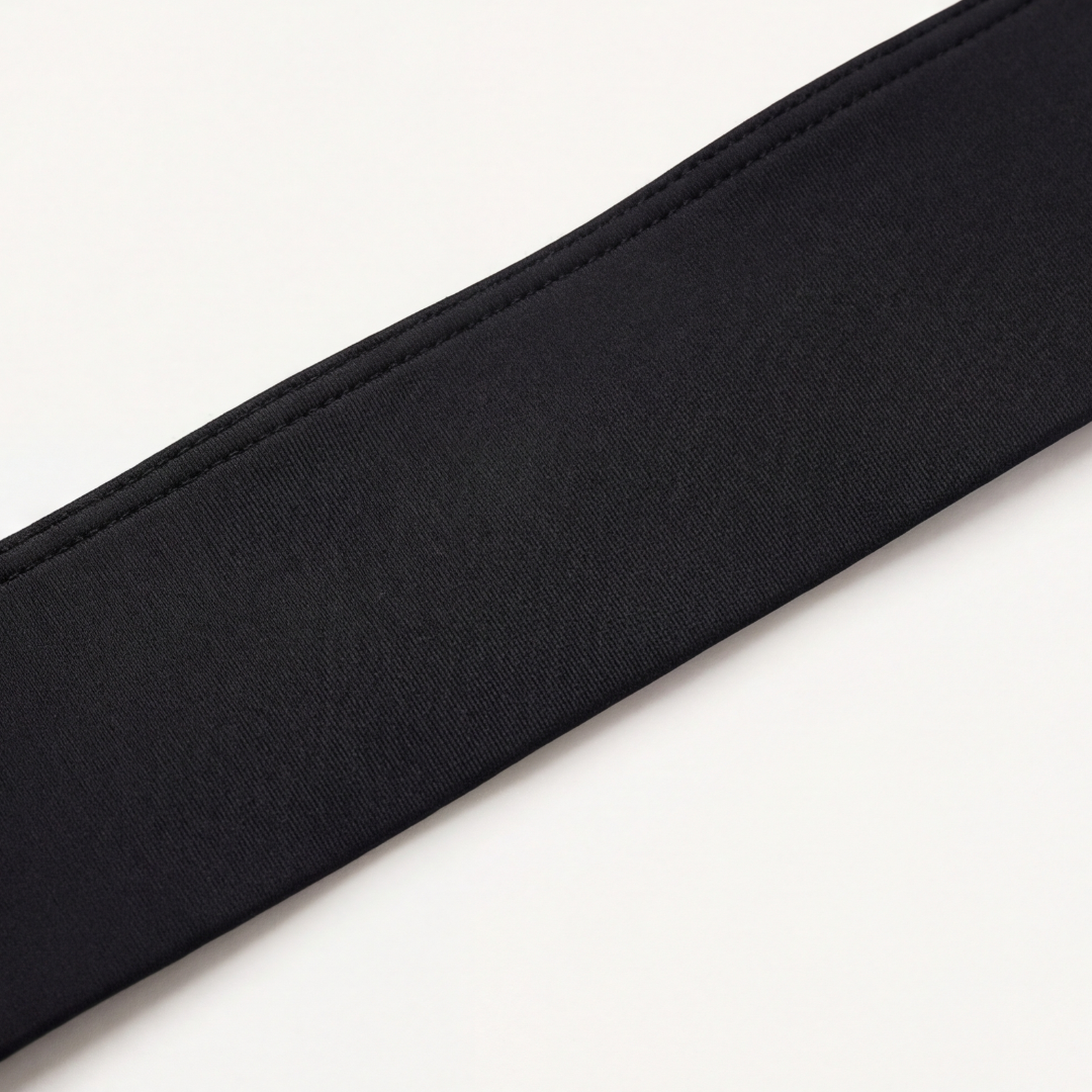 Close-up of the flat black elastic underband