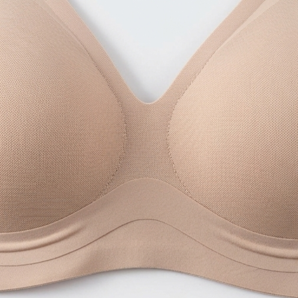 Close-up of the centre front seam between nude cups