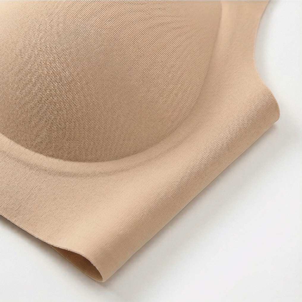 Close-up of the seamless bonded cup edge